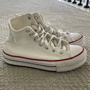 Converse - White Platform Size 3.5US, Youth